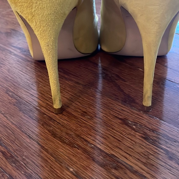 Steve Madden Daisie yellow suede heels womens Sz 8 - Picture 3 of 5